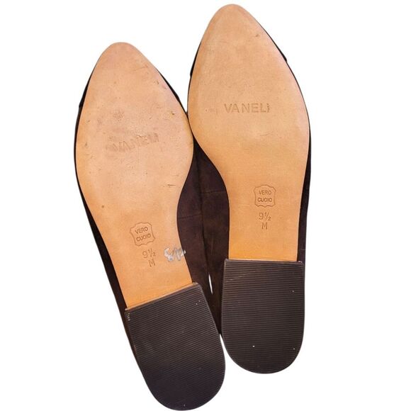 Vaneli Women's Chocolate Brown Black Pointed Toe Chain Detail Loafers Size 9.5 - Picture 3 of 7